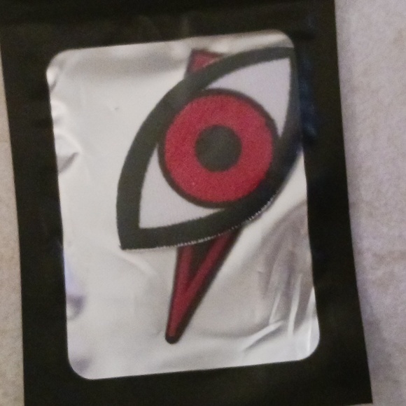 Eye and lightning patches - Picture 3 of 3